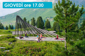 PILYOGA NEL PARCO DI RESPIRART: RILASSARSI TRA ARTE E NATURA IN QUOTA