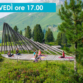 PILYOGA NEL PARCO DI RESPIRART: RILASSARSI TRA ARTE E NATURA IN QUOTA