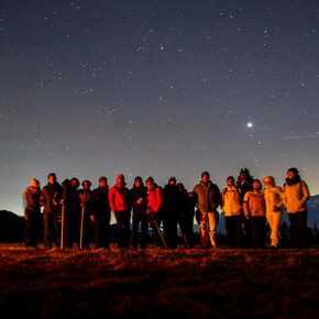 AperiCiaspola: ciaspolata notturna con vista panoramica e apericena in baita