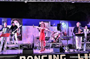 Claudia Subazzoli with her band