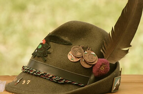 Image of an alpine hat 