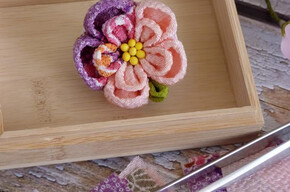 Laboratorio di tsumami zaiku, antica tecnica giapponese, con MOMO KANZASHI: i fiori di pruno