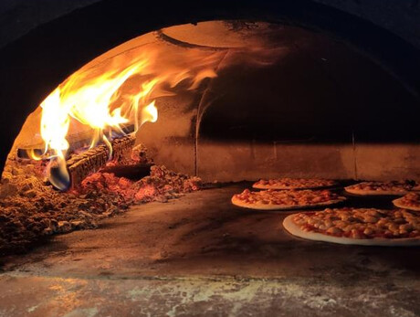 Pizza in piazza a Fondo