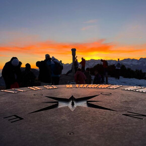Tramonto sulle Dolomiti di Brenta: ciaspolata panoramica con guida