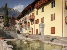 A visit to the village of Dorsino with the Greeters