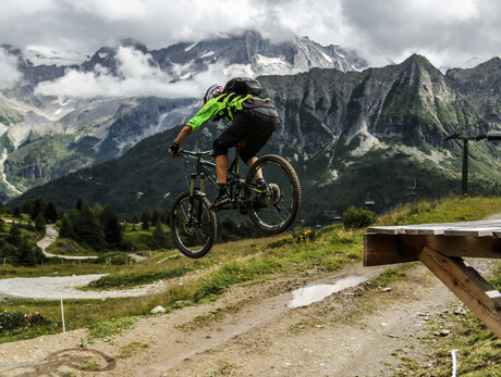 Downhill in the land of World Championships