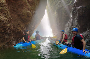 Guided kayak tour to the canyons of Novella River Park