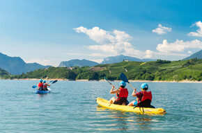 Guided kayak tour starting at the foot of Castel Cles