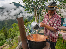 The Caserada: traditional cheesemaking