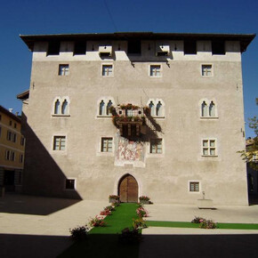 mostra palazzo assessorile cles 