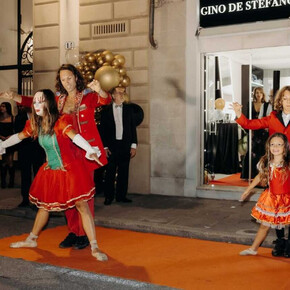 FAMILY DANCING IN FRONT OF THE AUDIENCE