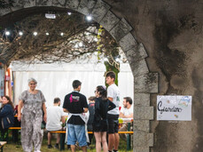 Giardino dove le persone mangiano