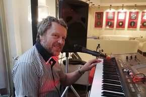 Live music with Mirko Bernardinatti