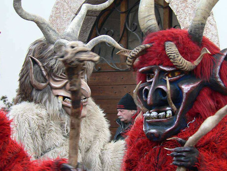 Sfilata dei Perchten "Krampus buoni"