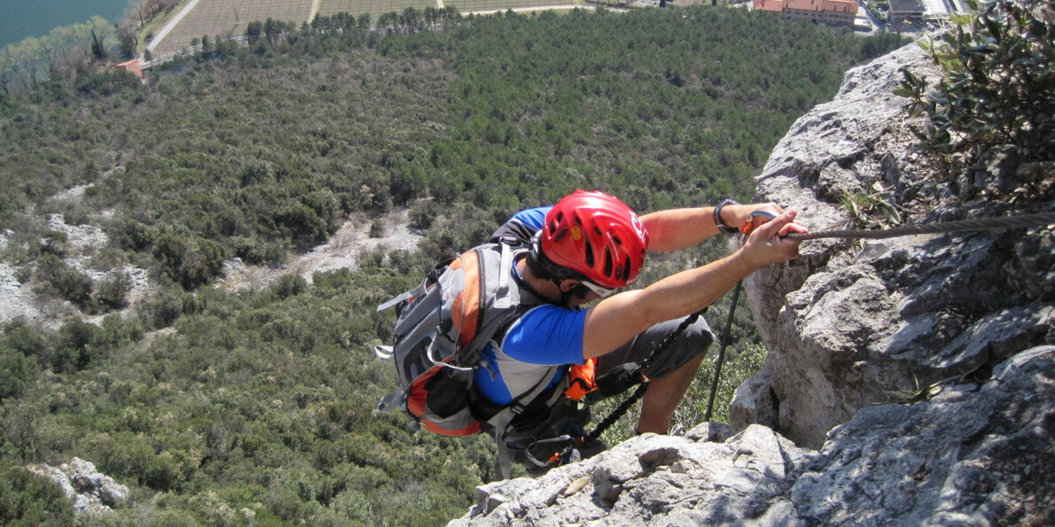 Adventure at the Trentino's lakes - Climbing and adrenaline sports 