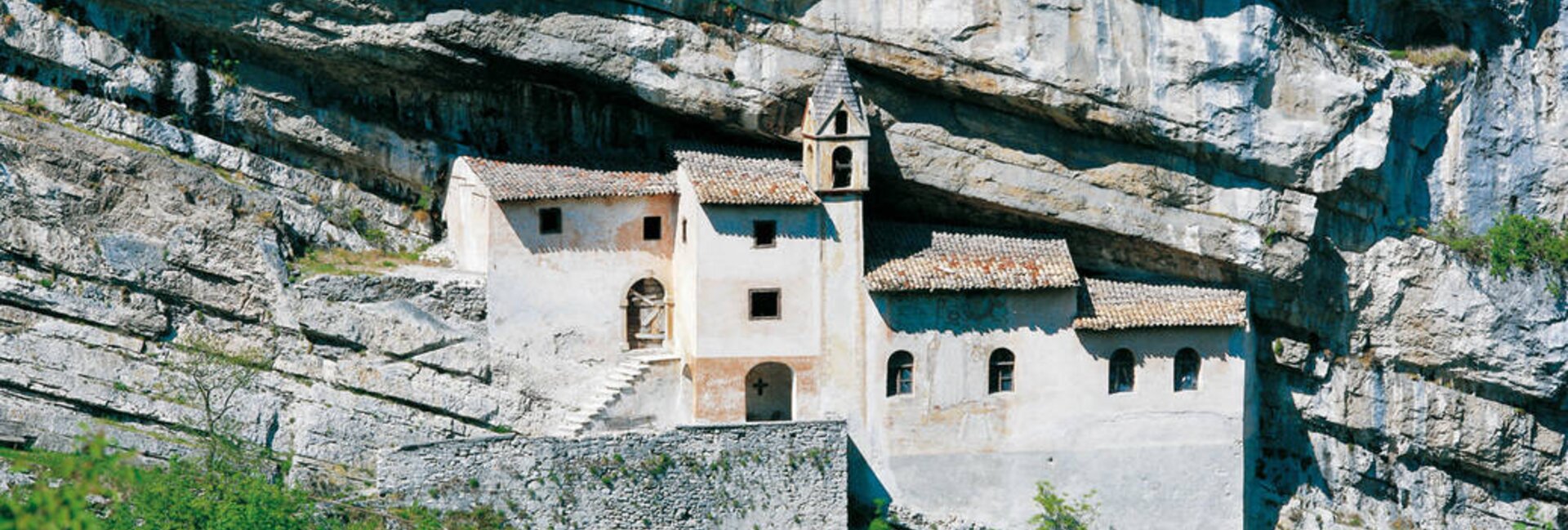 Eremo di S. Colombano Eremo di S. Colombano