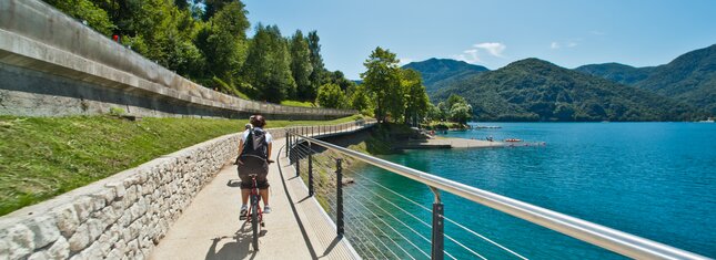 Simple biking trails between the Trentino lakes