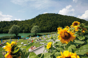 Sunbathe on the beaches of the Trentino lakes
