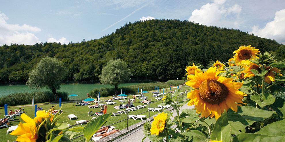 Sunbathe on the beaches of the Trentino lakes