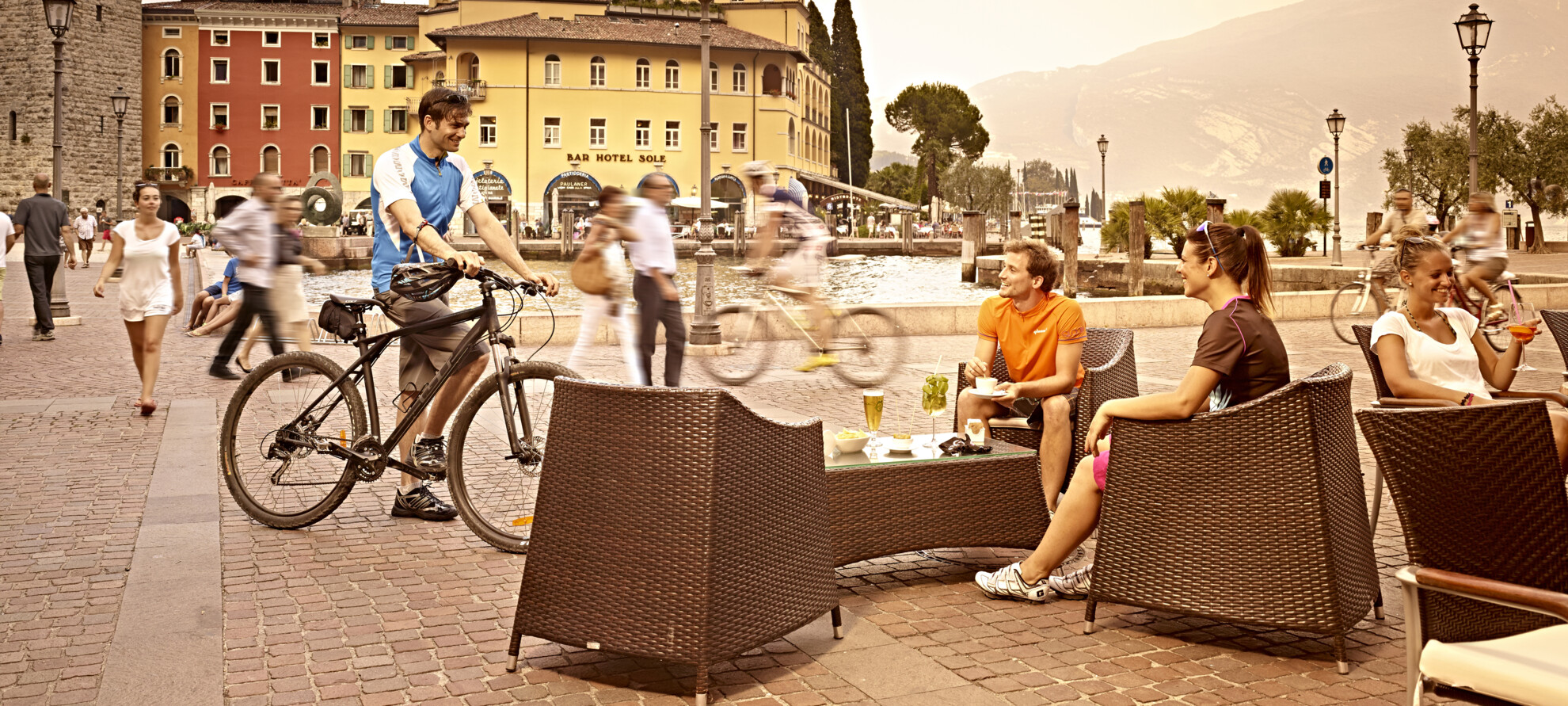 Alto Garda - Riva del Garda - Aperitivo in centro storico
