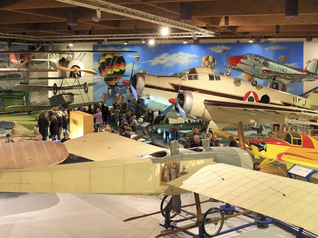 Experiences for lovers of airplanes and aeronautics