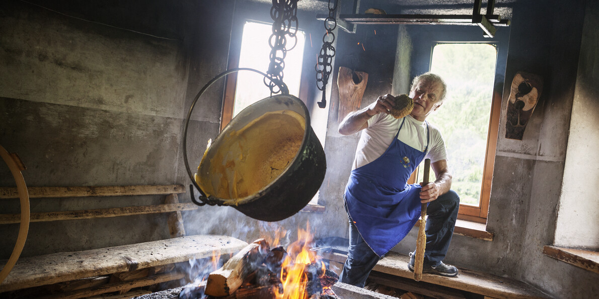 Discover mountain dairies and traditional tastes