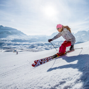 Madonna di Campiglio - Sci alpino - Sciatrice in pista
