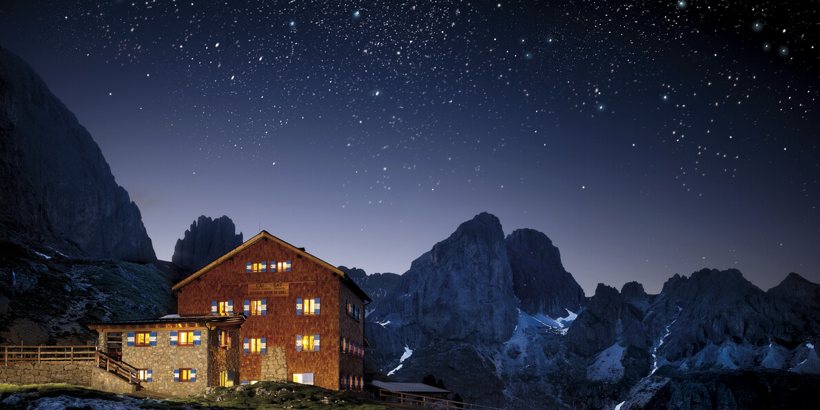 Mountain huts in Trentino: try a true mountain experience