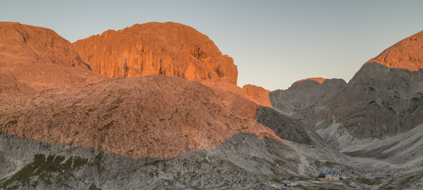 Legenden der Dolomiten: Der Zwergenkönig Laurin und die Enrosadira