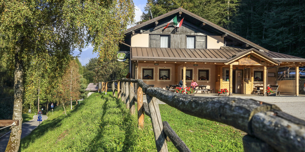 Rifugio Brigata Lupi di Toscana, Valle del Chiese