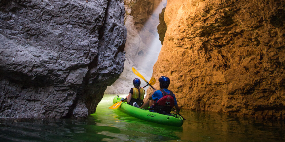  Kayak