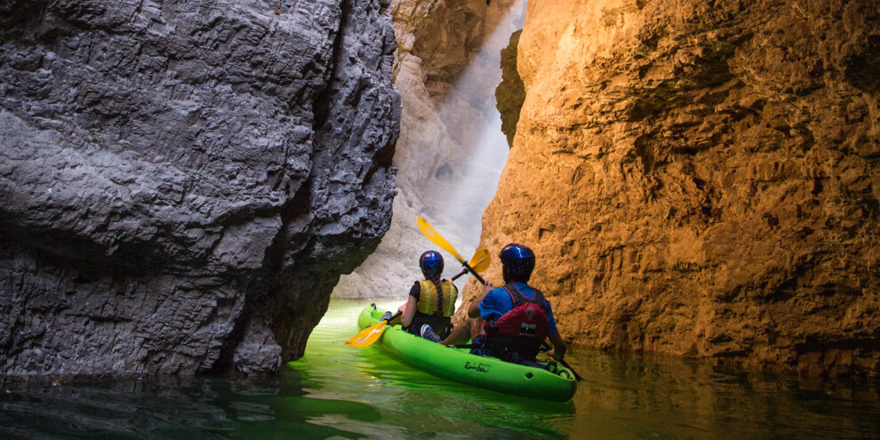  Kayak