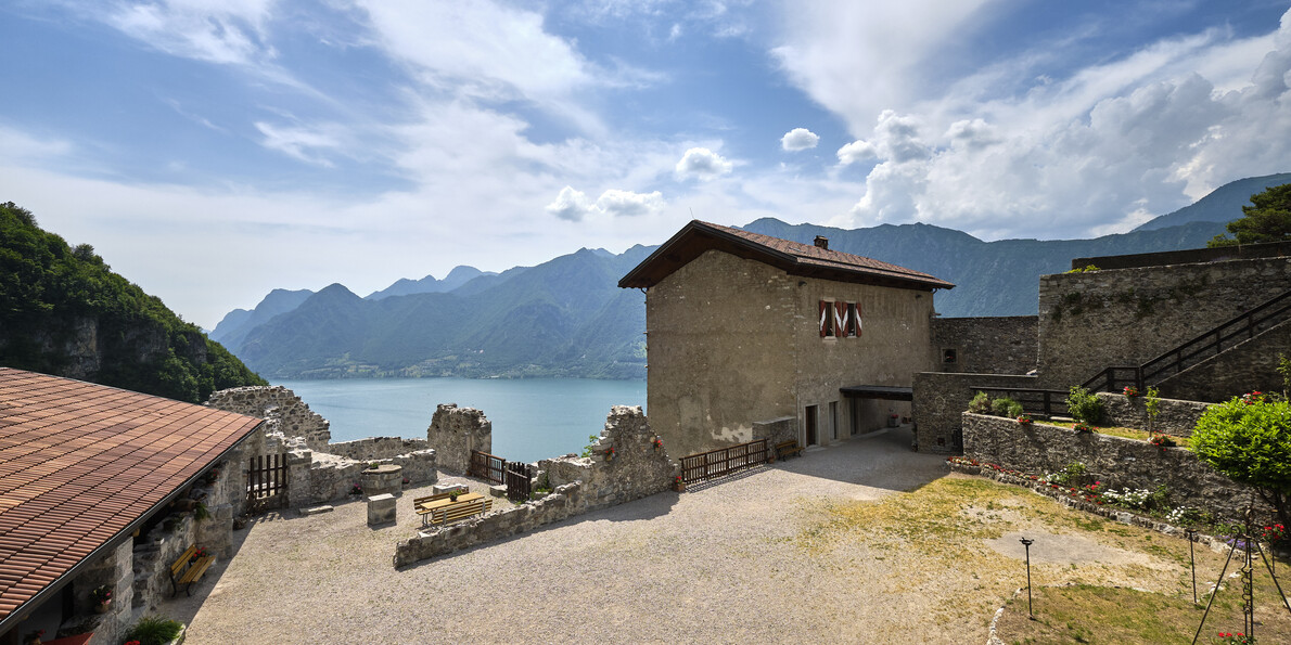 Valle del Chiese - Bondone - Castello San Giovanni
