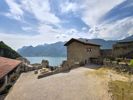 Valle del Chiese - Bondone - Castello San Giovanni
