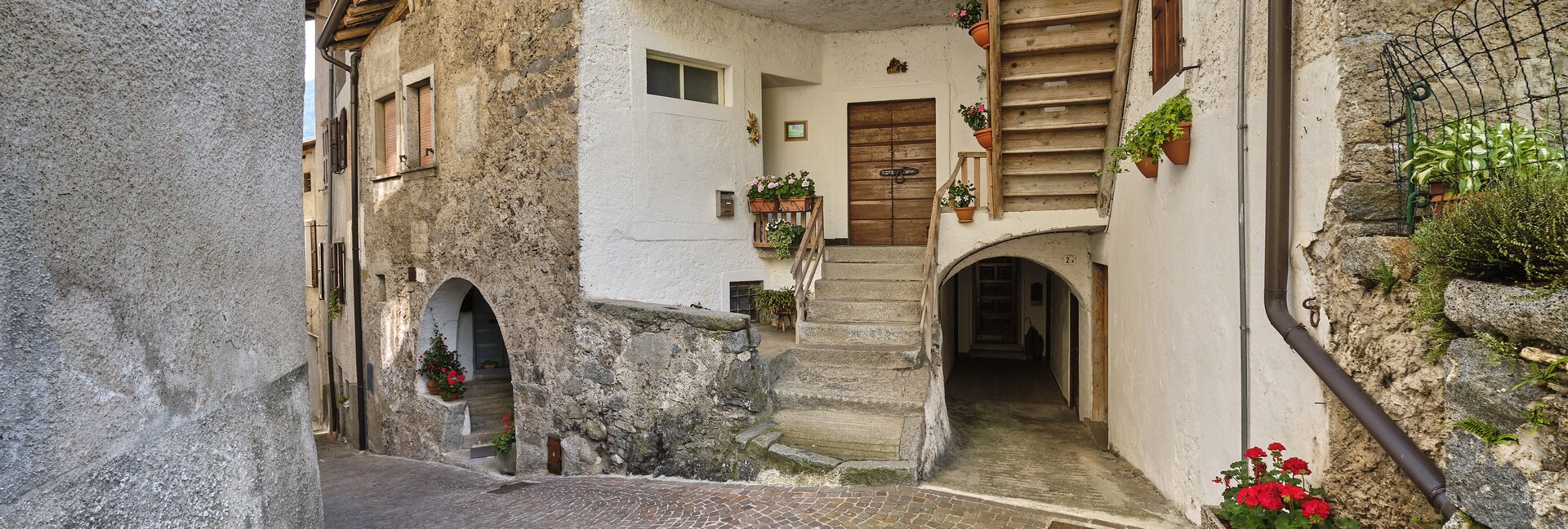 Valle del Chiese - Bondone - Centro storico
