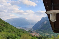 Wohnung mit Blick auf den Gardasee Wohnung mit Blick auf den Gardasee