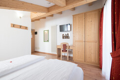 231106 Camere Zirmes -23