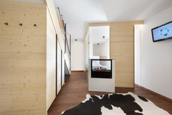 al Cervo Hotel(salotto suite ilda x header)