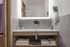 65 _EM71162 65 _EM71162