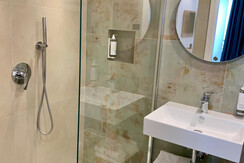 WhatsApp Image 2025-06-01 at 18.37.00