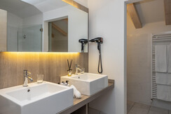 DP230424056_LOW DP230424056_LOW