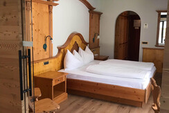 Suite 125.225 Suite 125.225