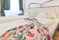 102 - Letto matrimoniale 102 - Letto matrimoniale