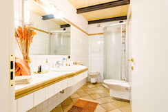 102 - Bagno con box doccia 102 - Bagno con box doccia