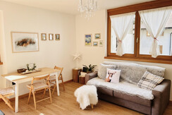 Azzurro Mountain Lodge Living