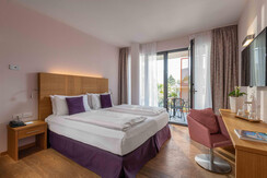 D85_1021-10 D85_1021-10