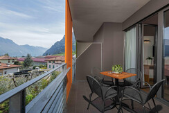 D85_1025-13 D85_1025-13