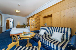 camera-tripla-superior-4 camera-tripla-superior-4