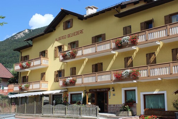 Hotel Belvedere Panchià esterna 1