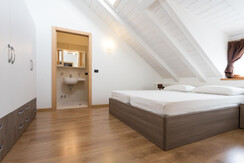 camera matrimoniale con bagno